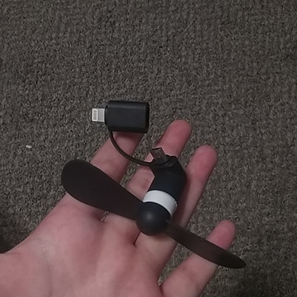 Miniature Phone Fan - Picture 1 of 2
